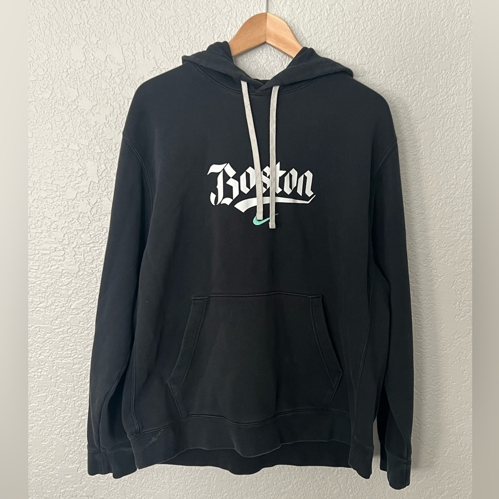 Nike Black Boston men’s Running Club Pullover Hoodie Size XL